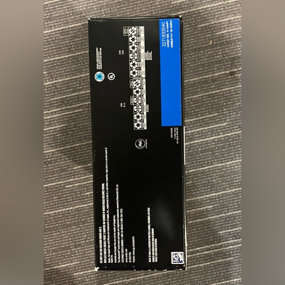 New in a box OralB iO 5 Brilliant Clean Electric Toothbrush. - Picture 6 of 6